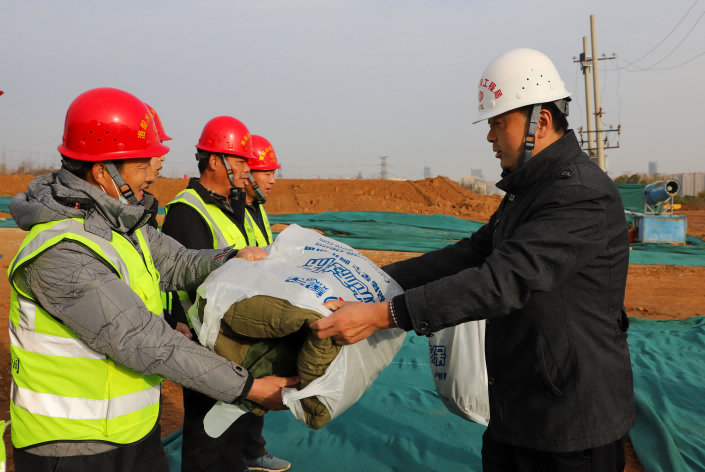 公司黨委領(lǐng)導帶隊到南山公園項目慰問