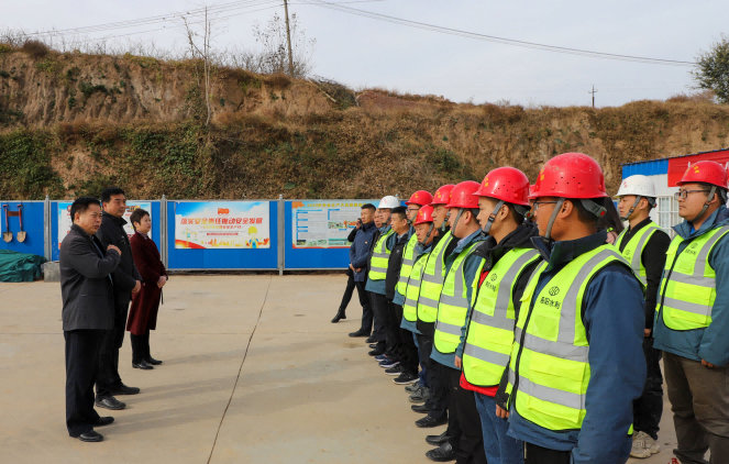 公司黨委領(lǐng)導帶隊到南岸灌區(qū)2標項目慰問